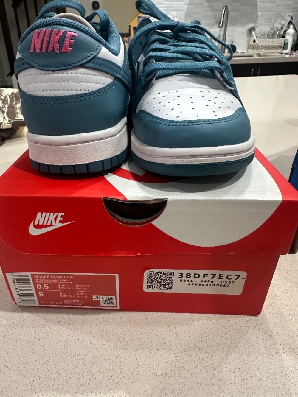 Nike dunk low women’s size 9.5